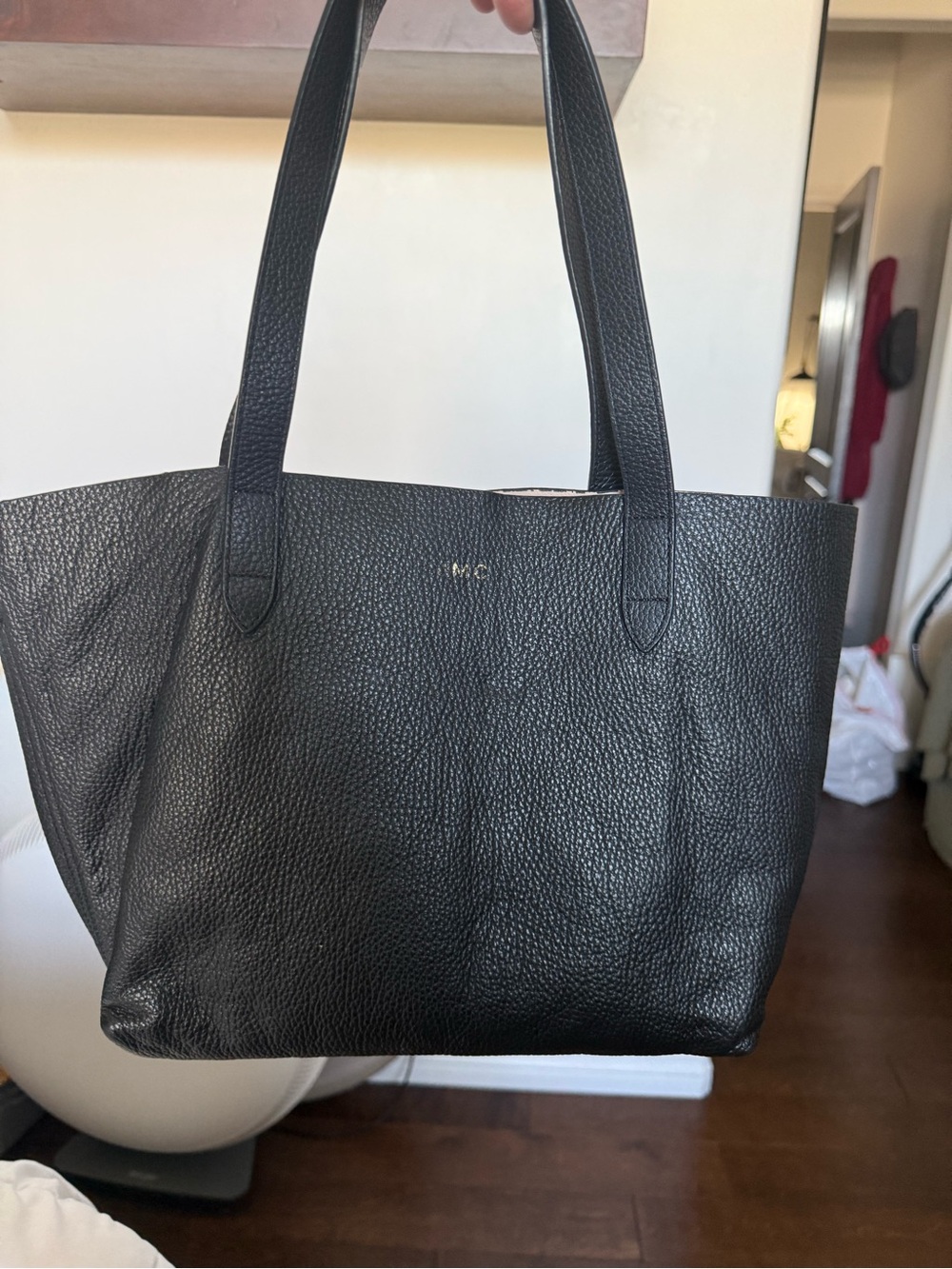 Cuyana Black Leather Tote Bag - Classic Everyday Carry